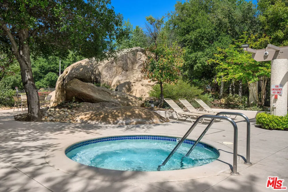 22303 Golden Canyon Circle Chatsworth, CA 91311