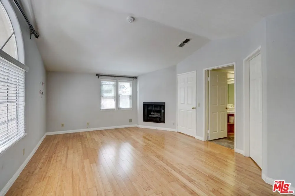 22303 Golden Canyon Circle Chatsworth, CA 91311