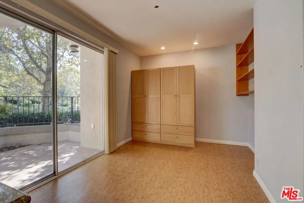 22303 Golden Canyon Circle Chatsworth, CA 91311
