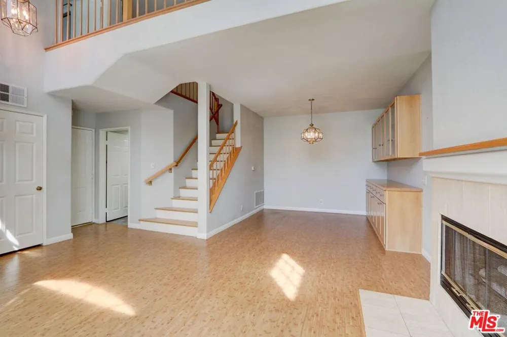 22303 Golden Canyon Circle Chatsworth, CA 91311