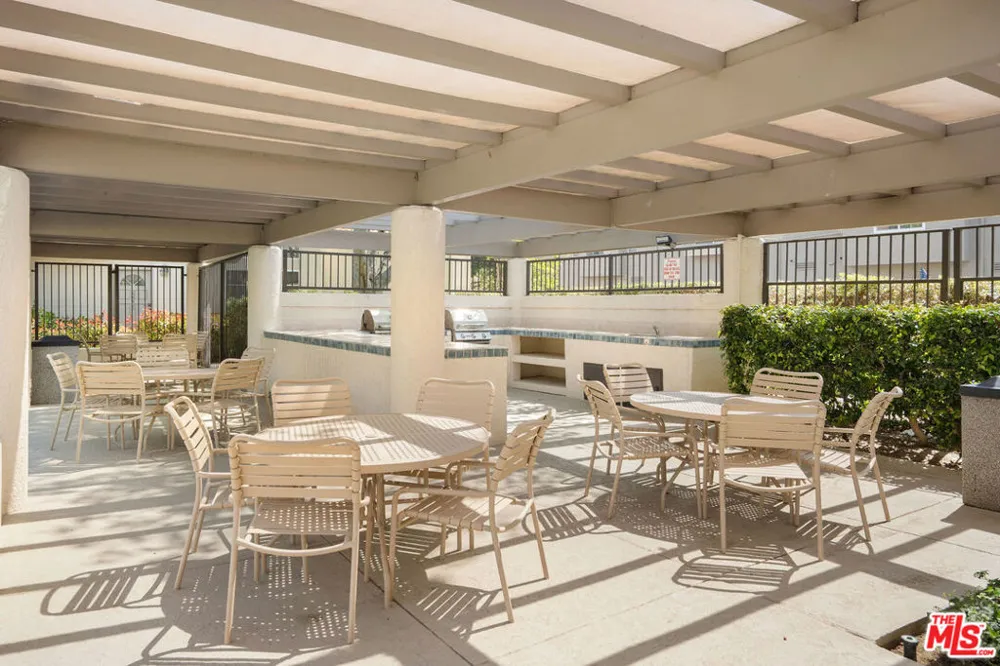 22303 Golden Canyon Circle Chatsworth, CA 91311