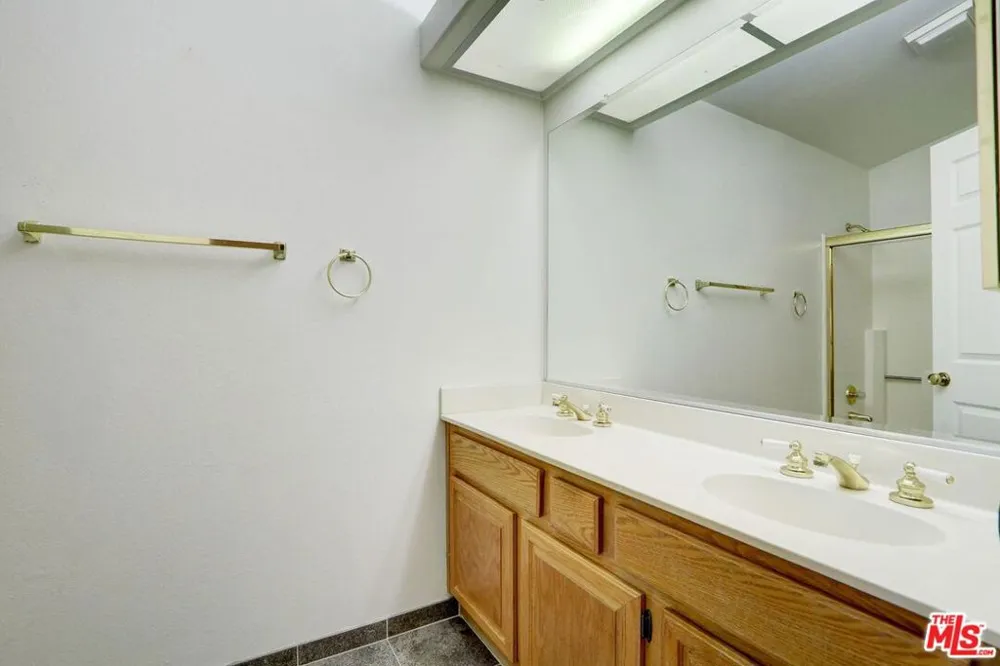 22303 Golden Canyon Circle Chatsworth, CA 91311