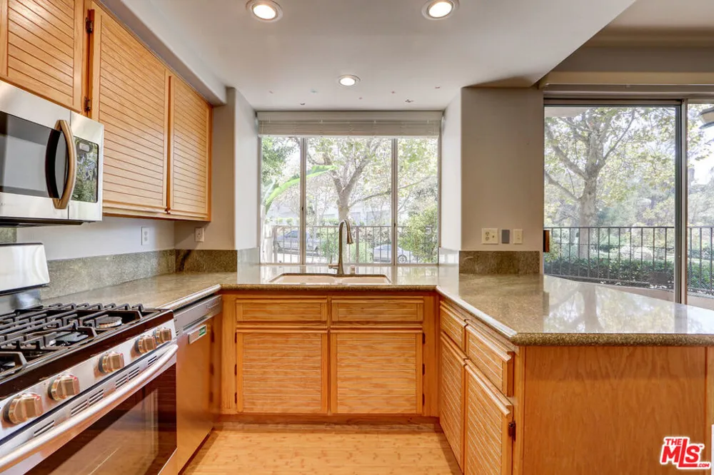 22303 Golden Canyon Circle Chatsworth, CA 91311
