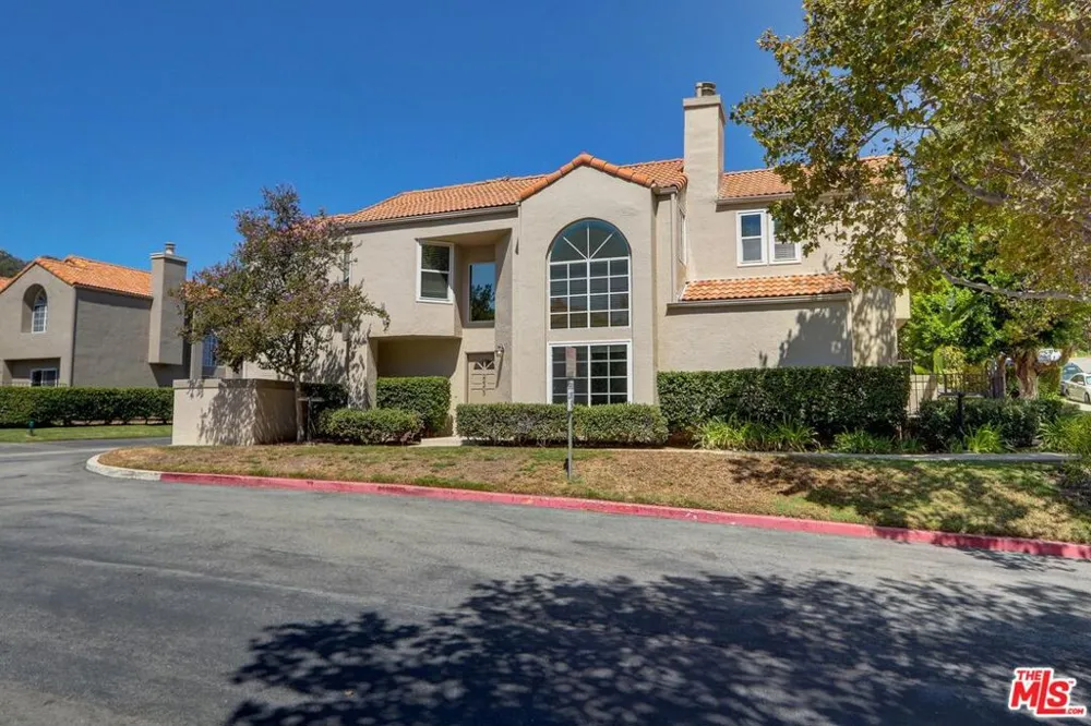 22303 Golden Canyon Circle Chatsworth, CA 91311