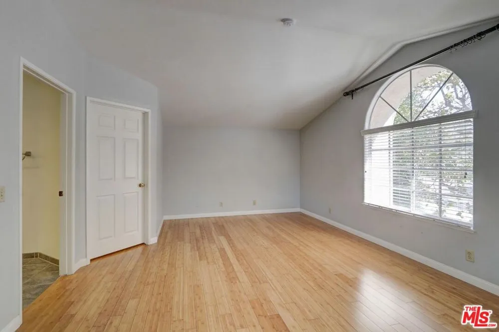 22303 Golden Canyon Circle Chatsworth, CA 91311