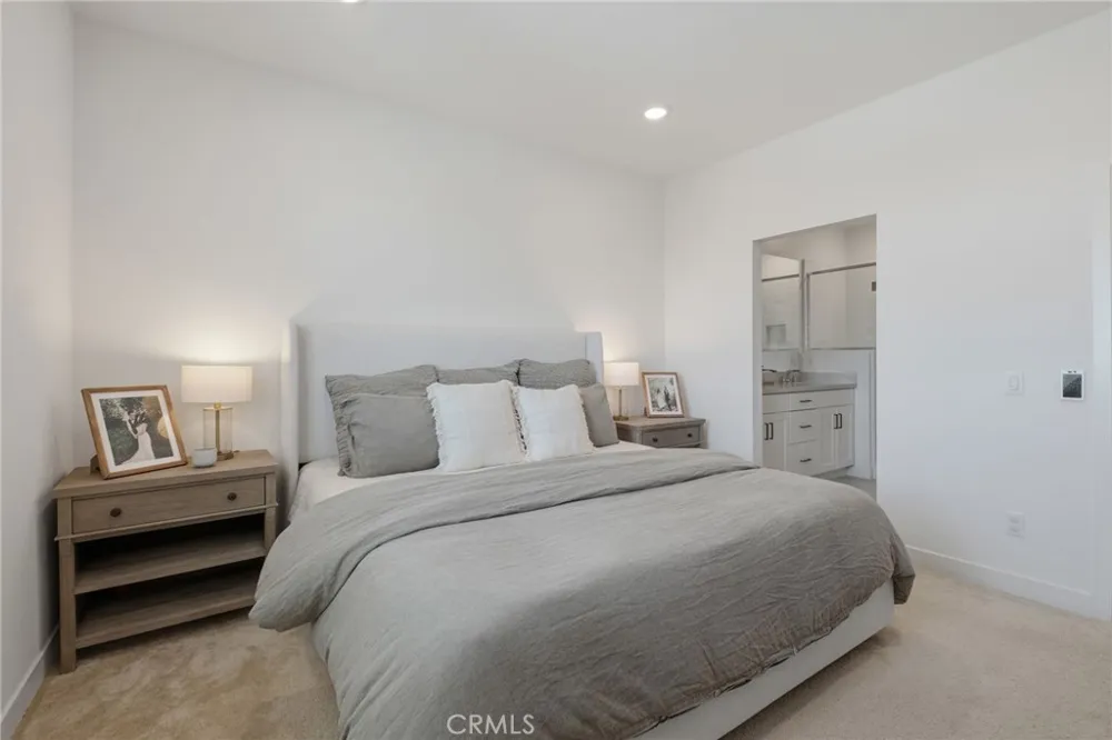 1218 Breckyn Gardena, CA 90247