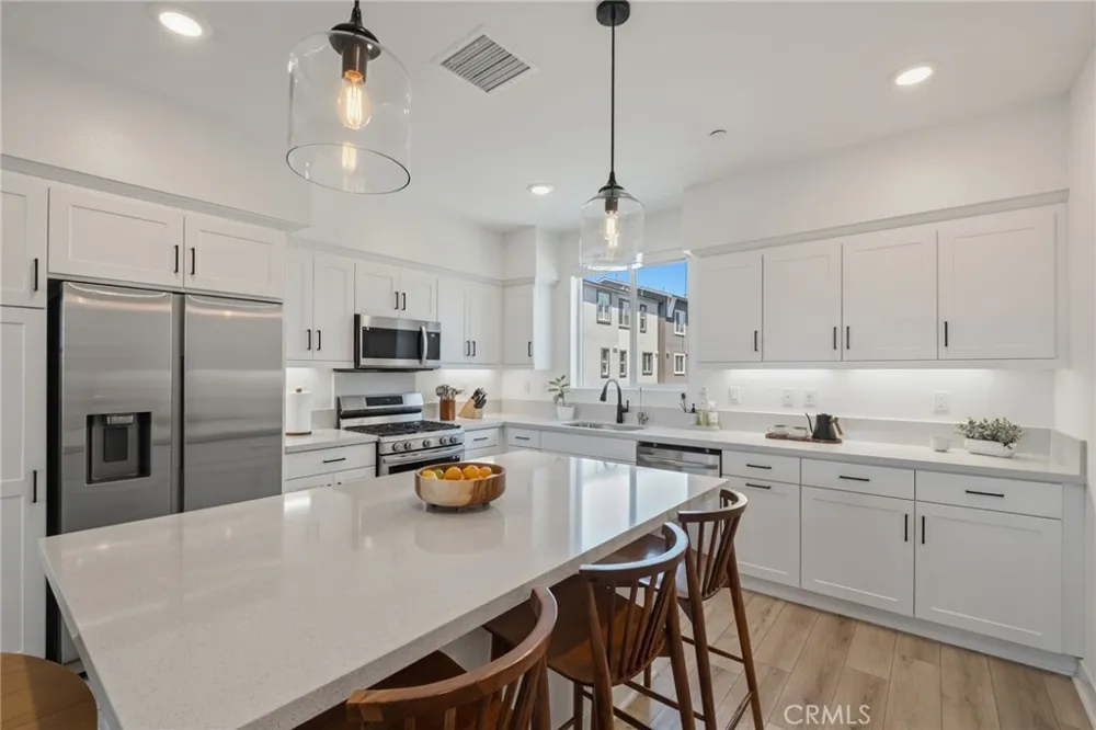 1218 Breckyn Gardena, CA 90247