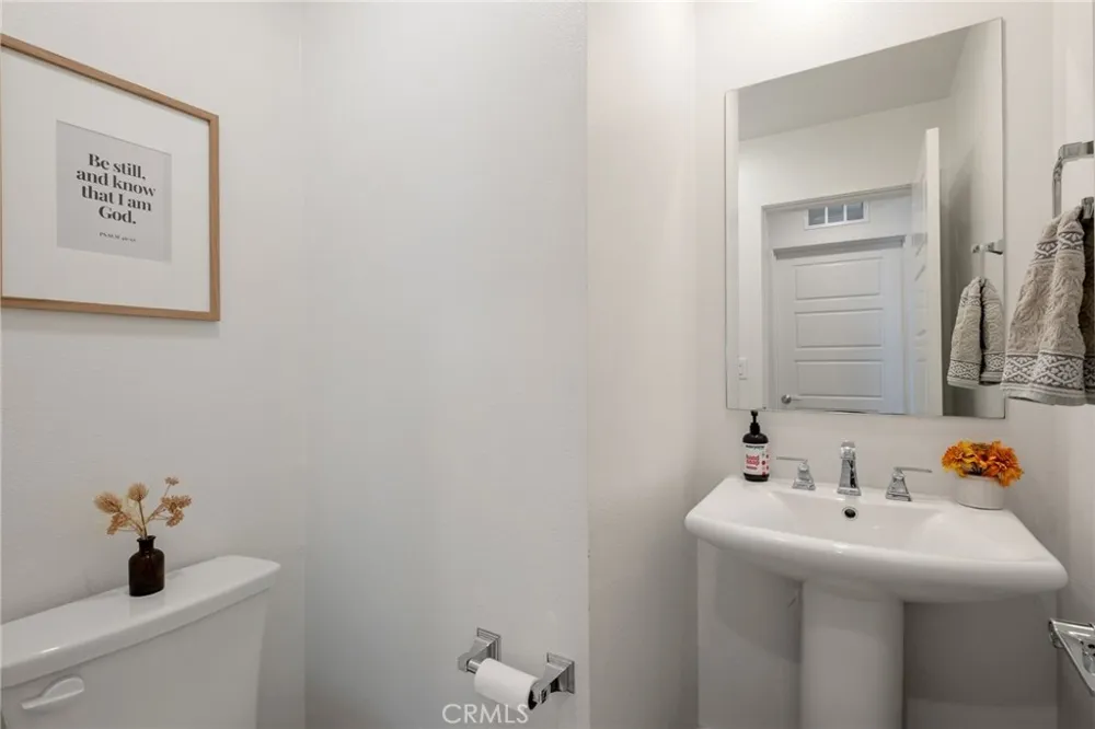1218 Breckyn Gardena, CA 90247