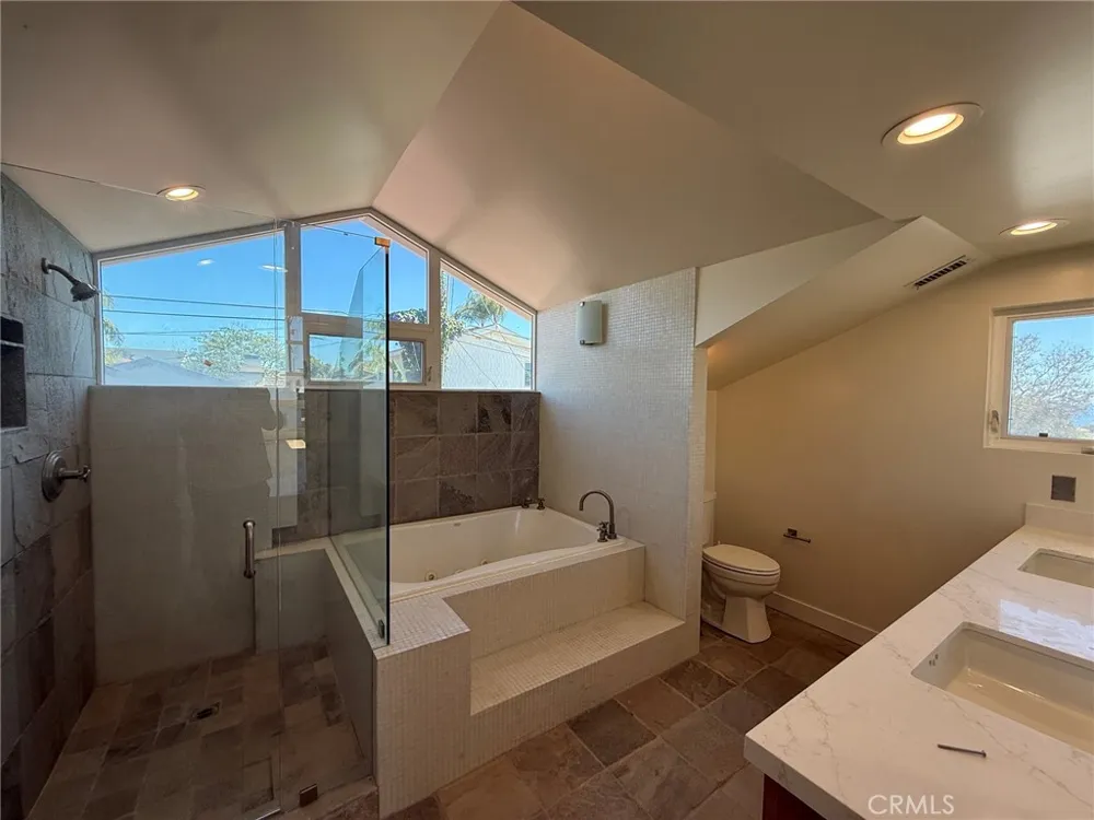 159 W Avenida Alessandro San Clemente, CA 92672