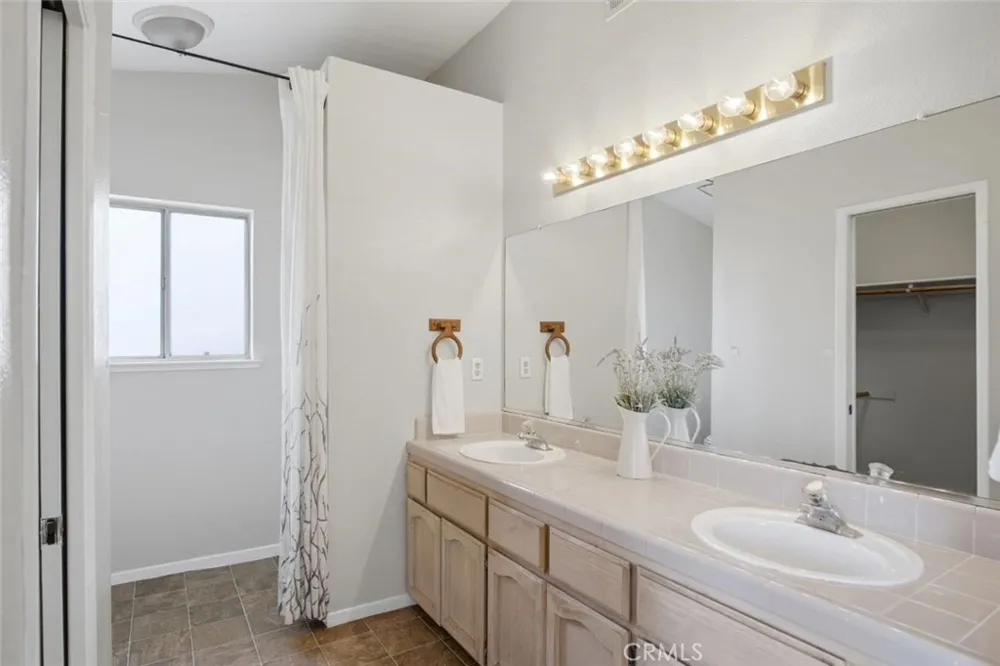 2526 Santos Dos Palos, CA 93620