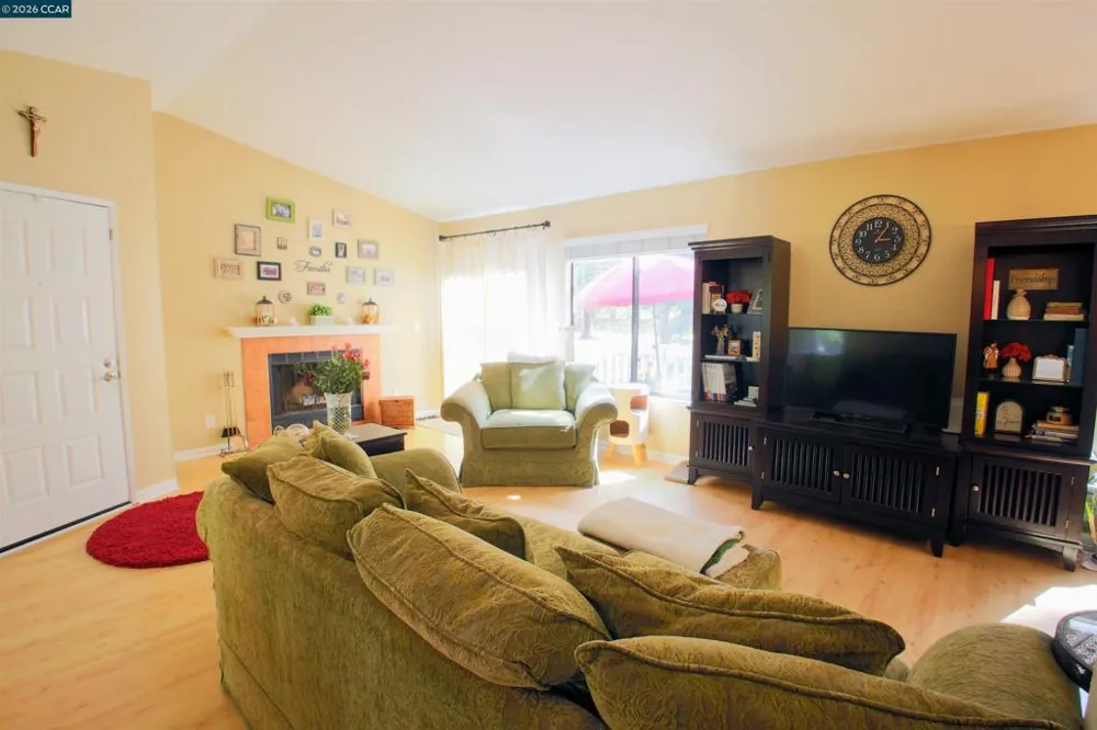 444 Mill Rd Martinez, CA 94553