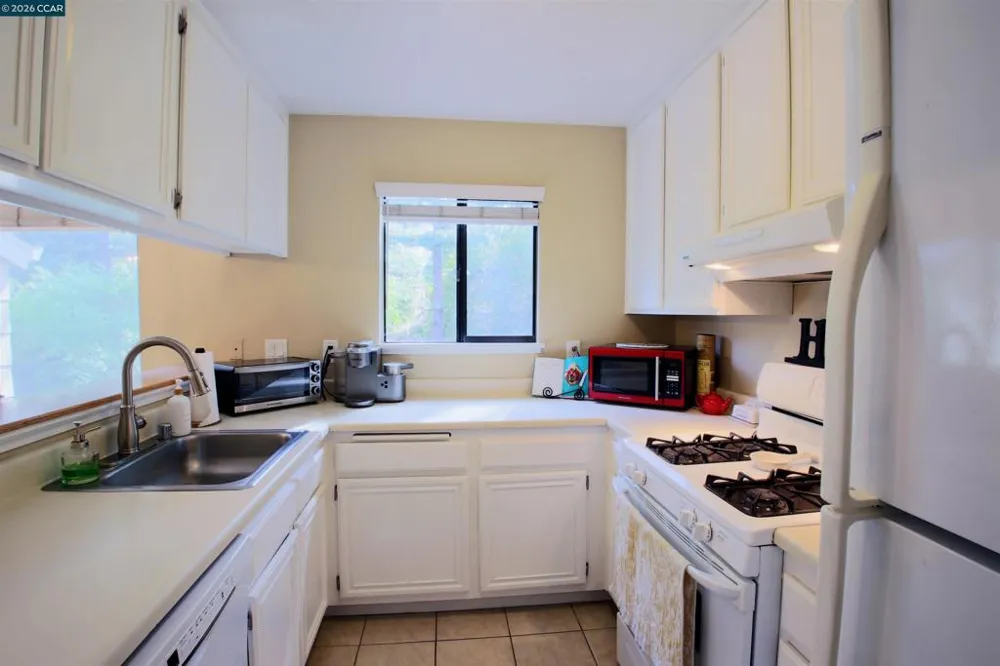 444 Mill Rd Martinez, CA 94553
