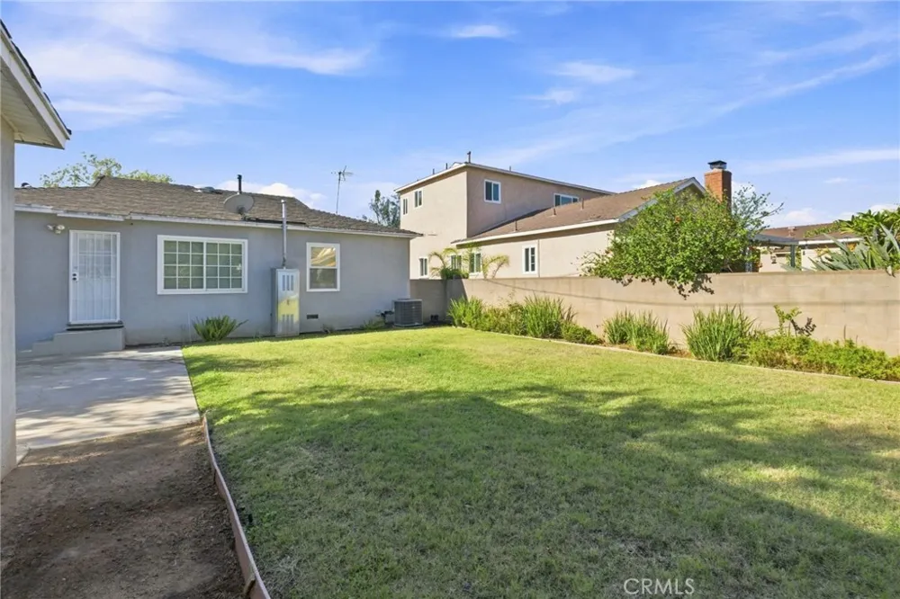3537 Centralia Lakewood, CA 90712