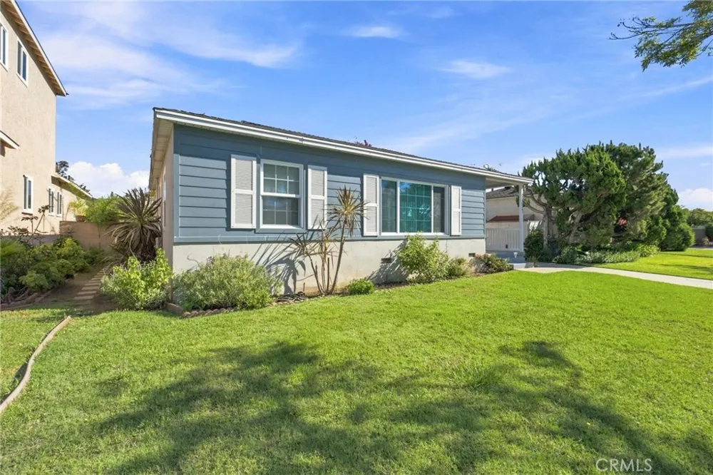3537 Centralia Lakewood, CA 90712