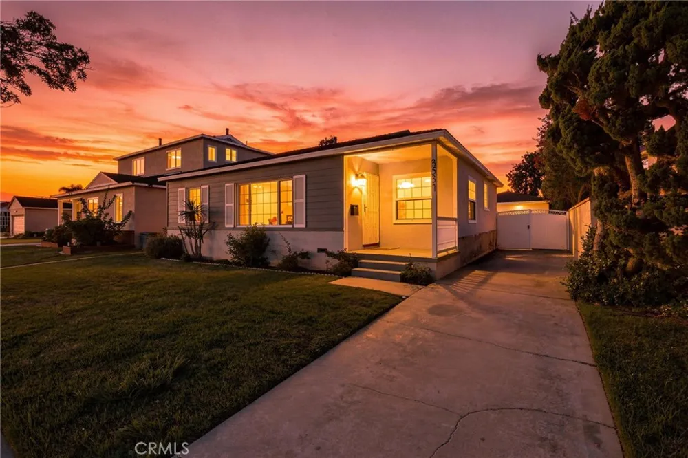 3537 Centralia Lakewood, CA 90712