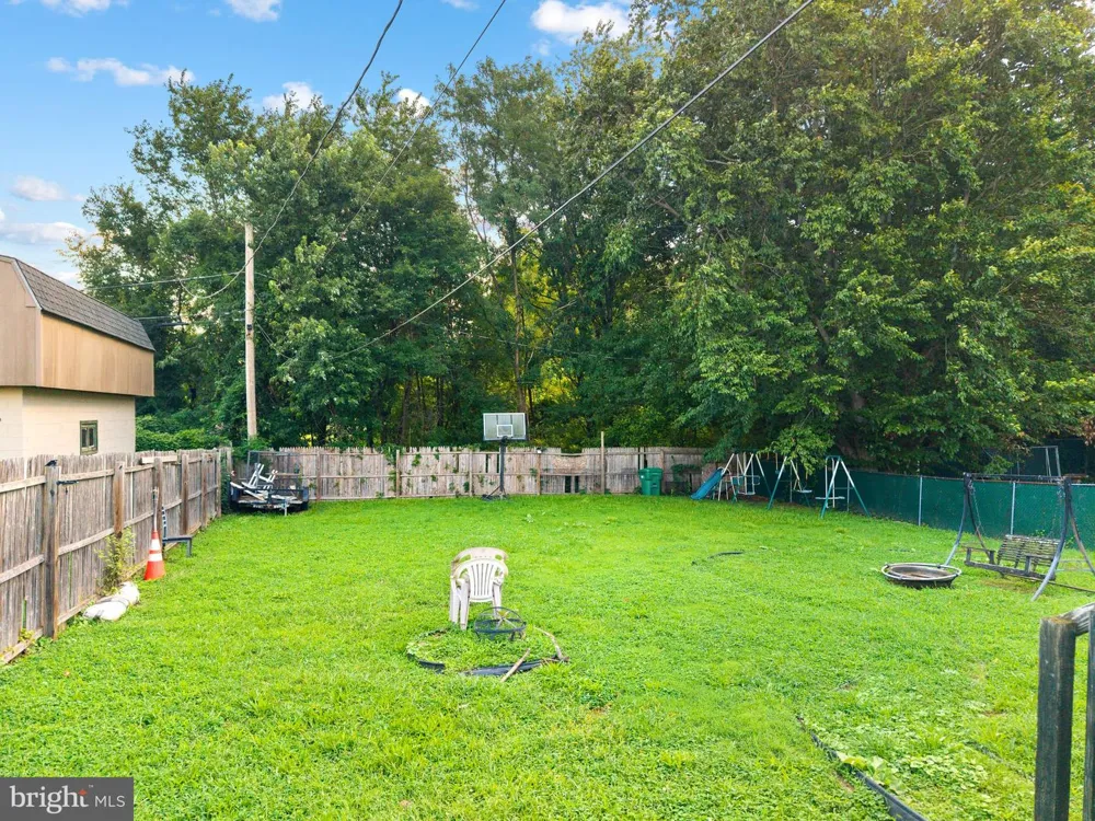 612 VETERANS HIGHWAY Bristol, PA 19007