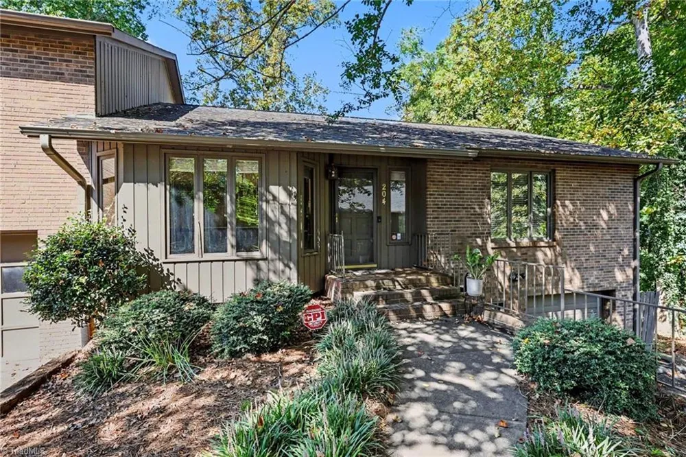 204 Ridgelea Court Winston-Salem, NC 27104