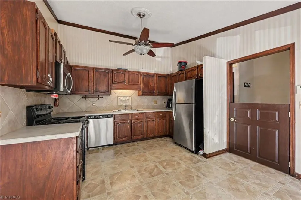 204 Ridgelea Court Winston-Salem, NC 27104