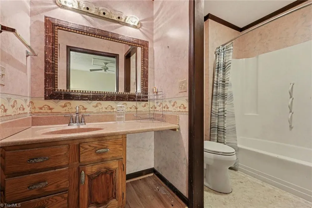 204 Ridgelea Court Winston-Salem, NC 27104