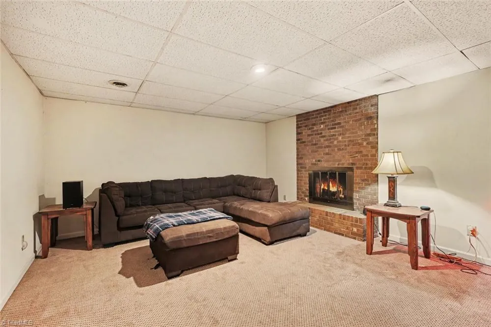 204 Ridgelea Court Winston-Salem, NC 27104
