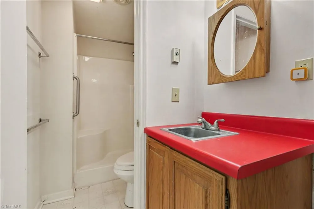 204 Ridgelea Court Winston-Salem, NC 27104