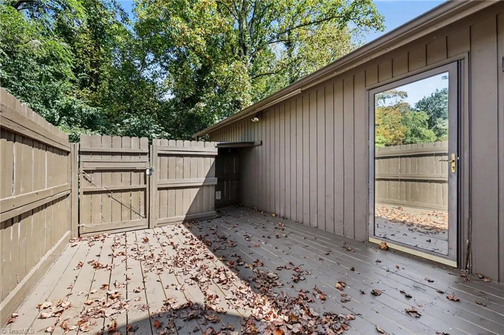 204 Ridgelea Court Winston-Salem, NC 27104