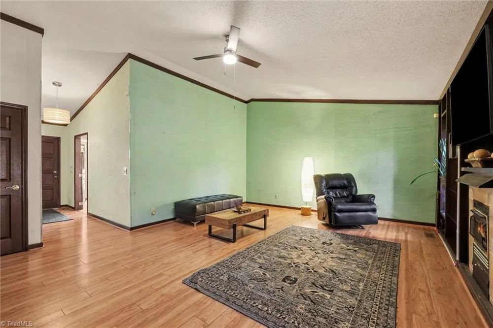 204 Ridgelea Court Winston-Salem, NC 27104