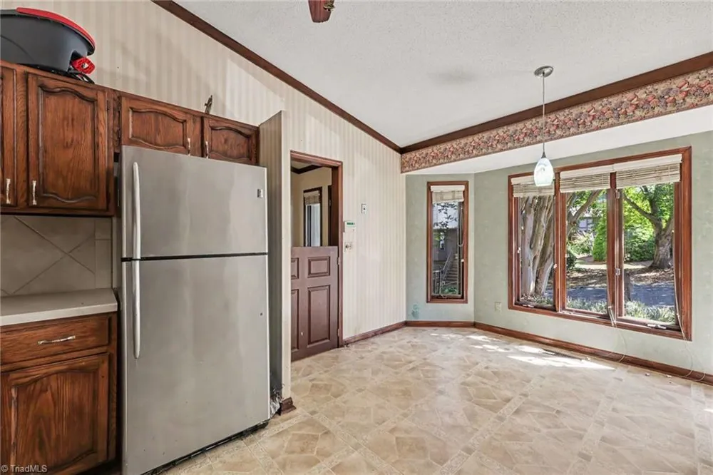 204 Ridgelea Court Winston-Salem, NC 27104