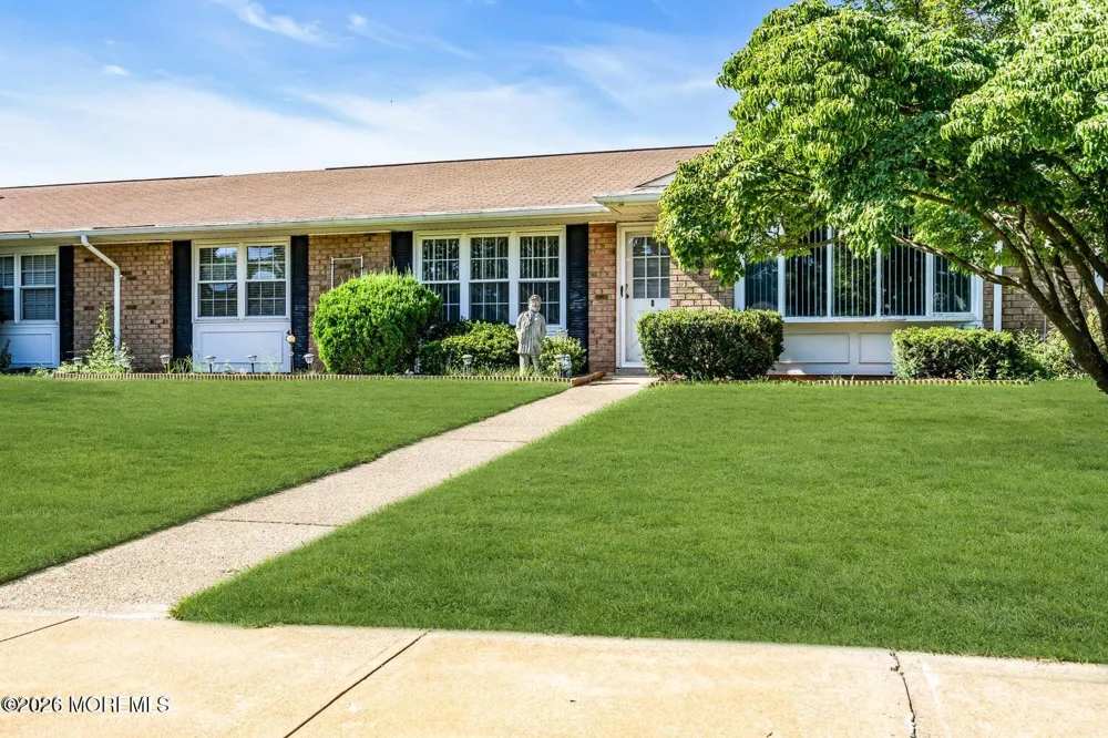 116 Buckingham Drive Manchester, NJ 08759