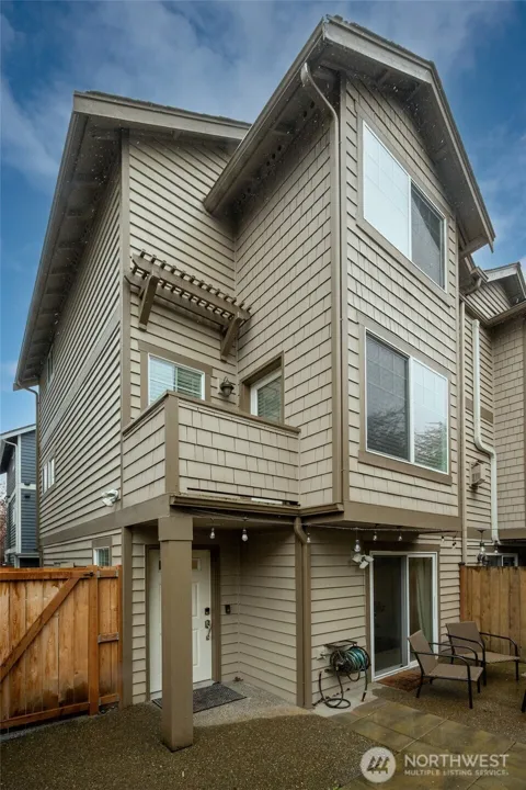 8509 Midvale Avenue #C