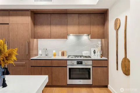 121 Stewart Street #505