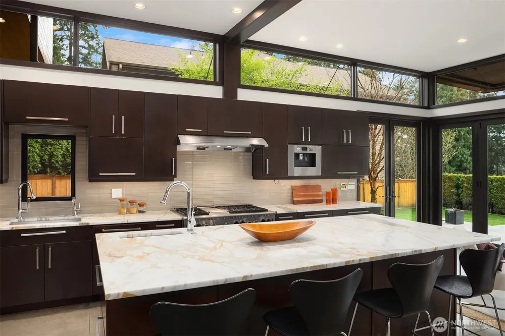 10314 SE 25th Street Bellevue, WA 98004