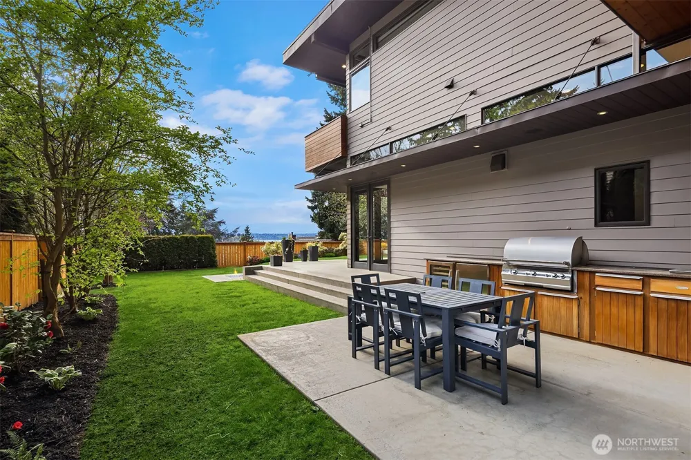 10314 SE 25th Street Bellevue, WA 98004