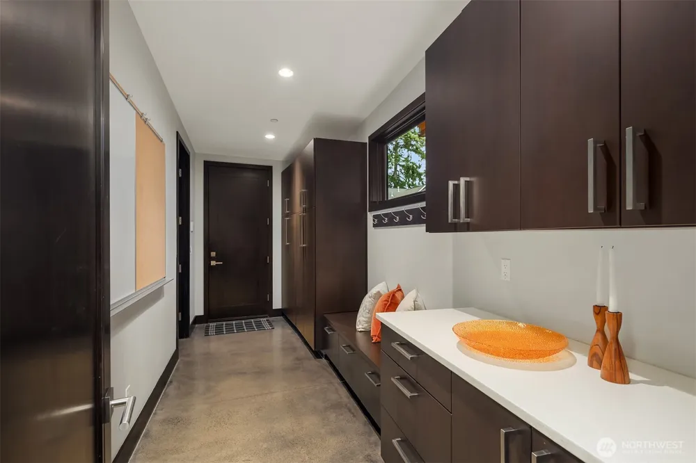 10314 SE 25th Street Bellevue, WA 98004
