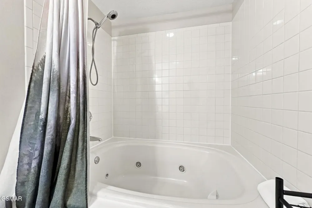 2032 Slippery Rock Circle Pigeon Forge, TN 37862