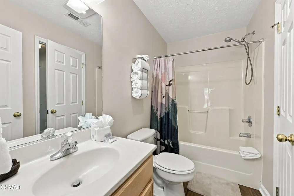 2032 Slippery Rock Circle Pigeon Forge, TN 37862