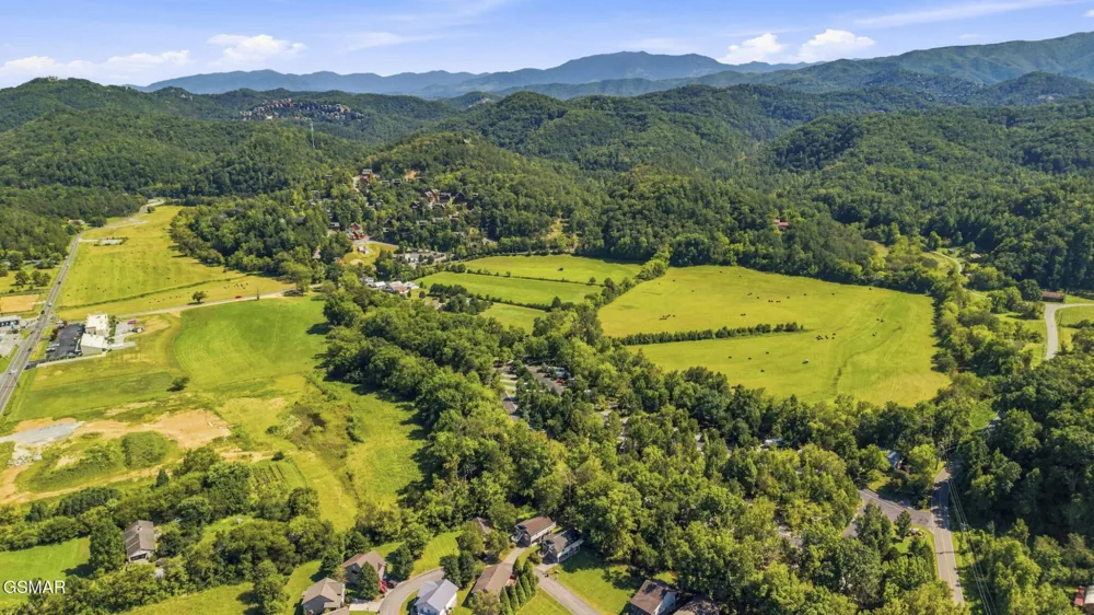 2032 Slippery Rock Circle Pigeon Forge, TN 37862