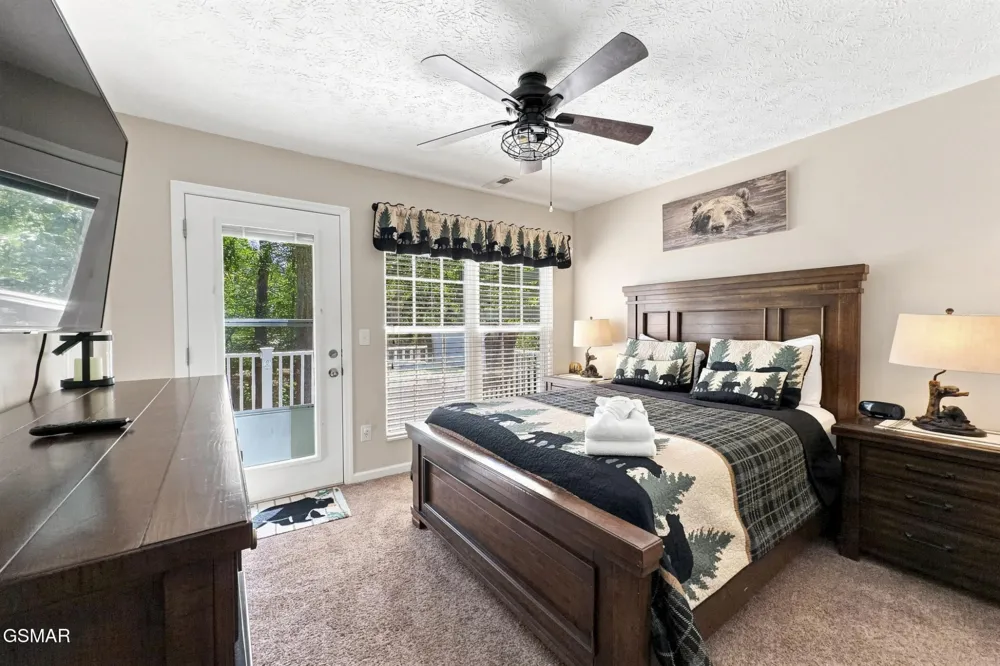 2032 Slippery Rock Circle Pigeon Forge, TN 37862