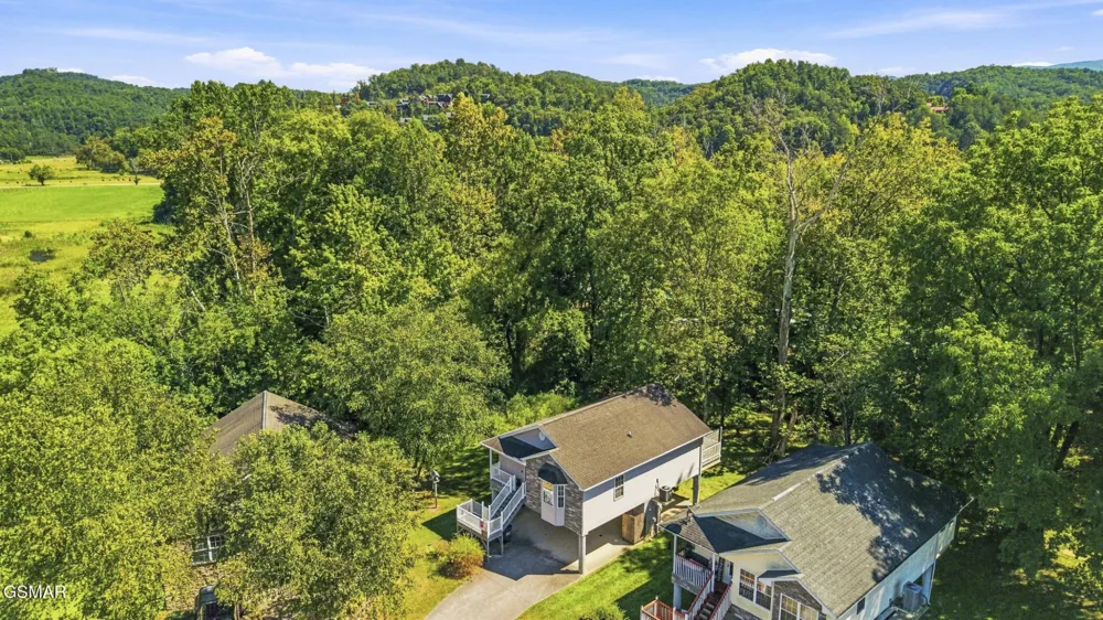 2032 Slippery Rock Circle Pigeon Forge, TN 37862