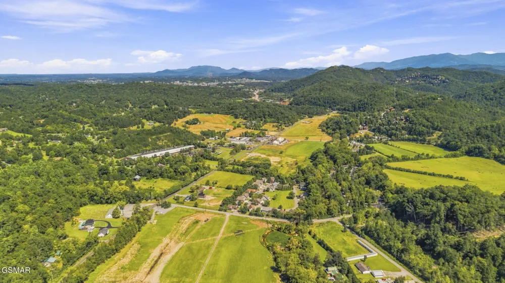 2032 Slippery Rock Circle Pigeon Forge, TN 37862
