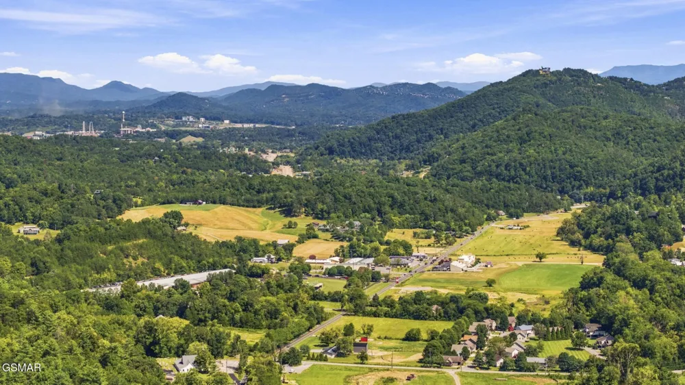 2032 Slippery Rock Circle Pigeon Forge, TN 37862