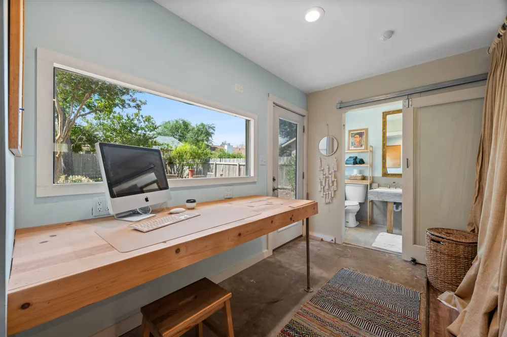 4001 Burr Oak Lane Austin, TX 78727