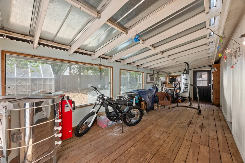 4001 Burr Oak Lane Austin, TX 78727