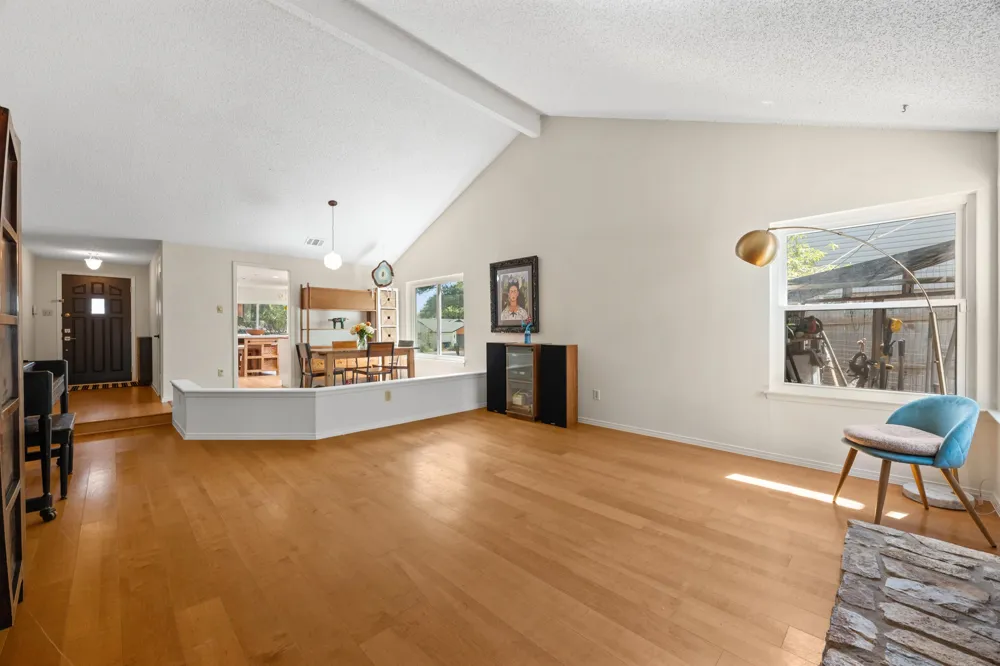 4001 Burr Oak Lane Austin, TX 78727