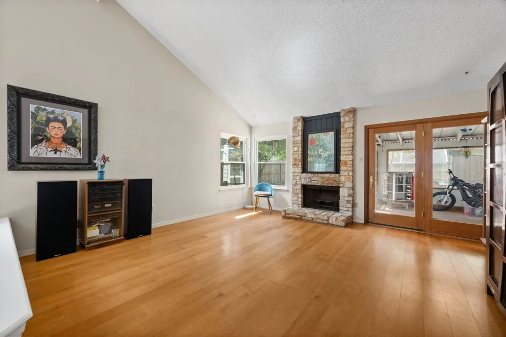 4001 Burr Oak Lane Austin, TX 78727