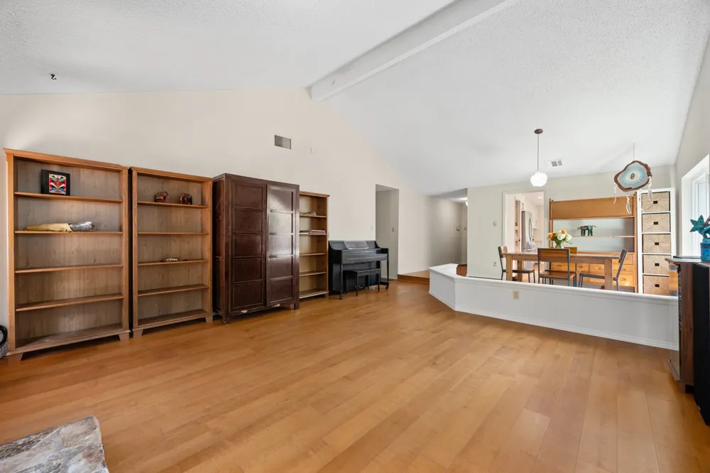 4001 Burr Oak Lane Austin, TX 78727
