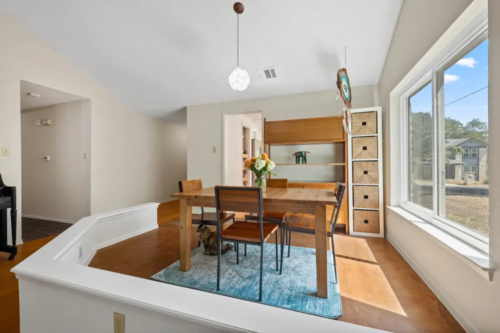 4001 Burr Oak Lane Austin, TX 78727