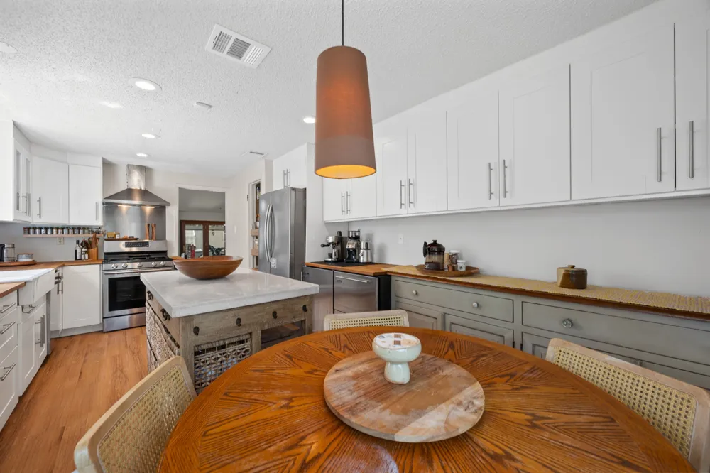 4001 Burr Oak Lane Austin, TX 78727