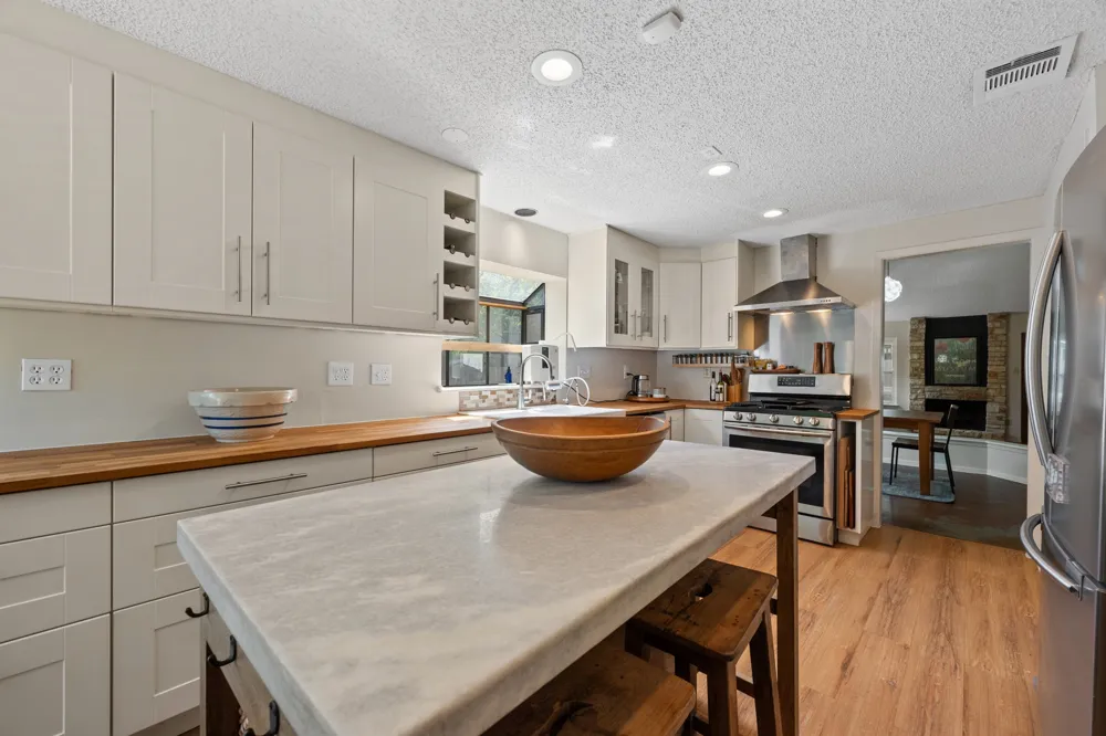 4001 Burr Oak Lane Austin, TX 78727