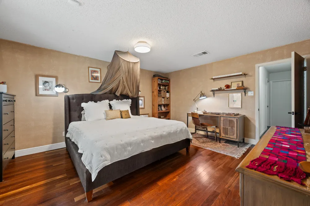 4001 Burr Oak Lane Austin, TX 78727